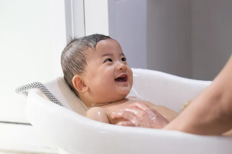 cara memandikan bayi baru lahir