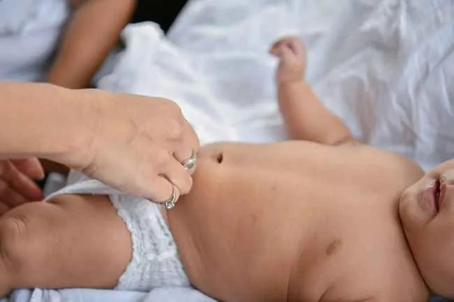 cara mengobati iritasi pada kemaluan bayi perempuan