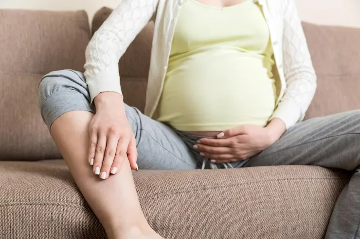 penyebab kaki bengkak pada ibu hamil