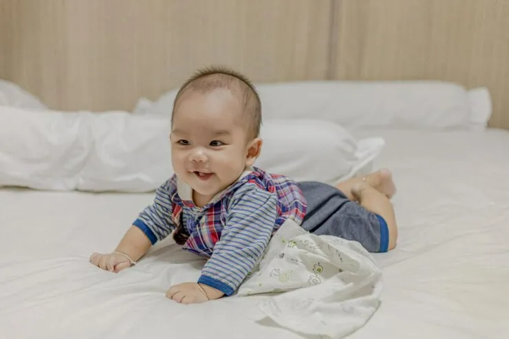umur berapa bayi bisa tengkurap
